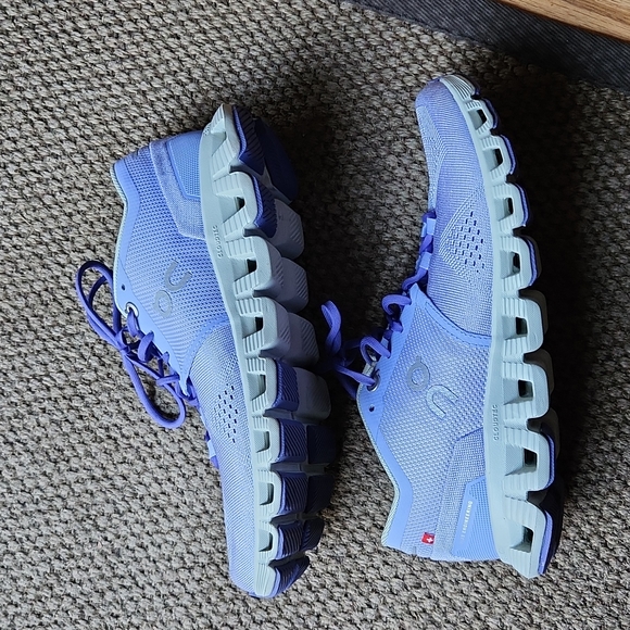 On Cloud X sneakers - Picture 3 of 9